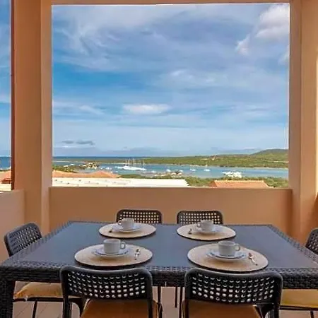 Hotel Fantastico Baia De Bahas One Bedroom Four Sleeps Child Num0883