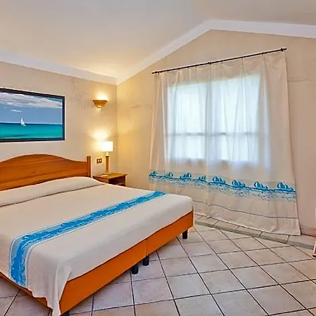 Fantastico Baia De Bahas One Bedroom Four Sleeps Child Num0883 مارينيلاّ
