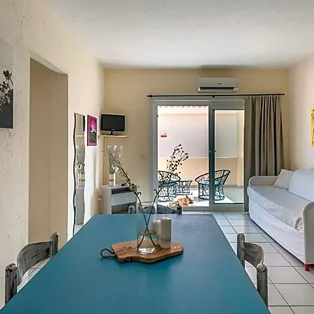 Hotel Fantastico Baia De Bahas One Bedroom Four Sleeps Child Num0883 Marinella (Sardinia)
