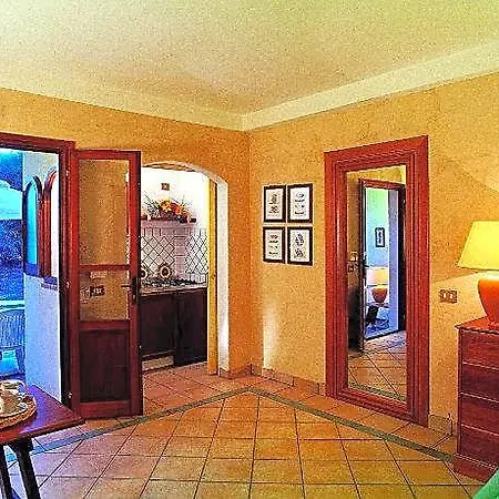 Fantastico Baia De Bahas One Bedroom Four Sleeps Child Num0883 Apartamento Marinella (Sardinia)