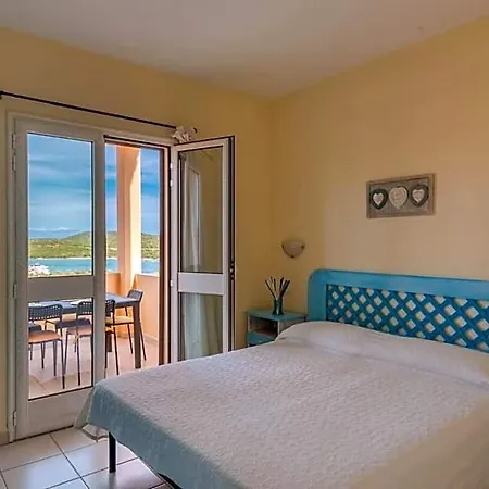 Lejlighed Fantastico Baia De Bahas One Bedroom Four Sleeps Child Num0883 Marinella (Sardinia)