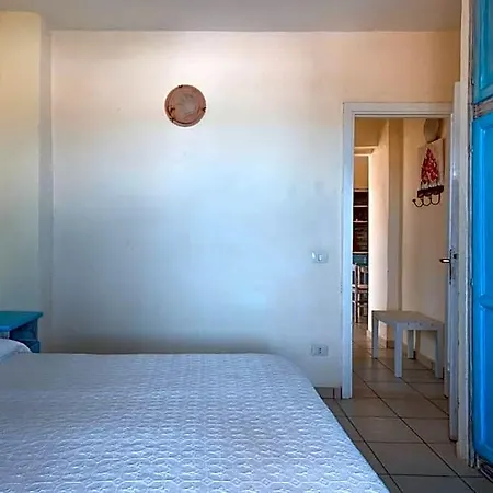 Fantastico Baia De Bahas One Bedroom Four Sleeps Child Num0883 Lejlighed Marinella (Sardinia)