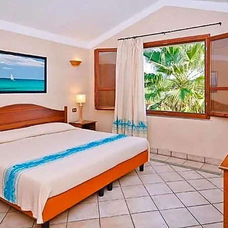 Fantastico Baia De Bahas One Bedroom Four Sleeps Child Num0883 Hotel